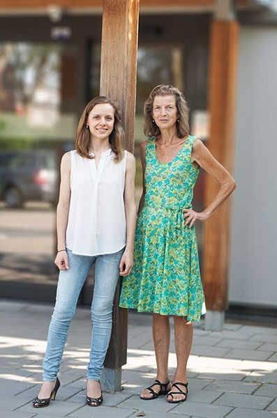 verloskundigen Sandra en Ineke